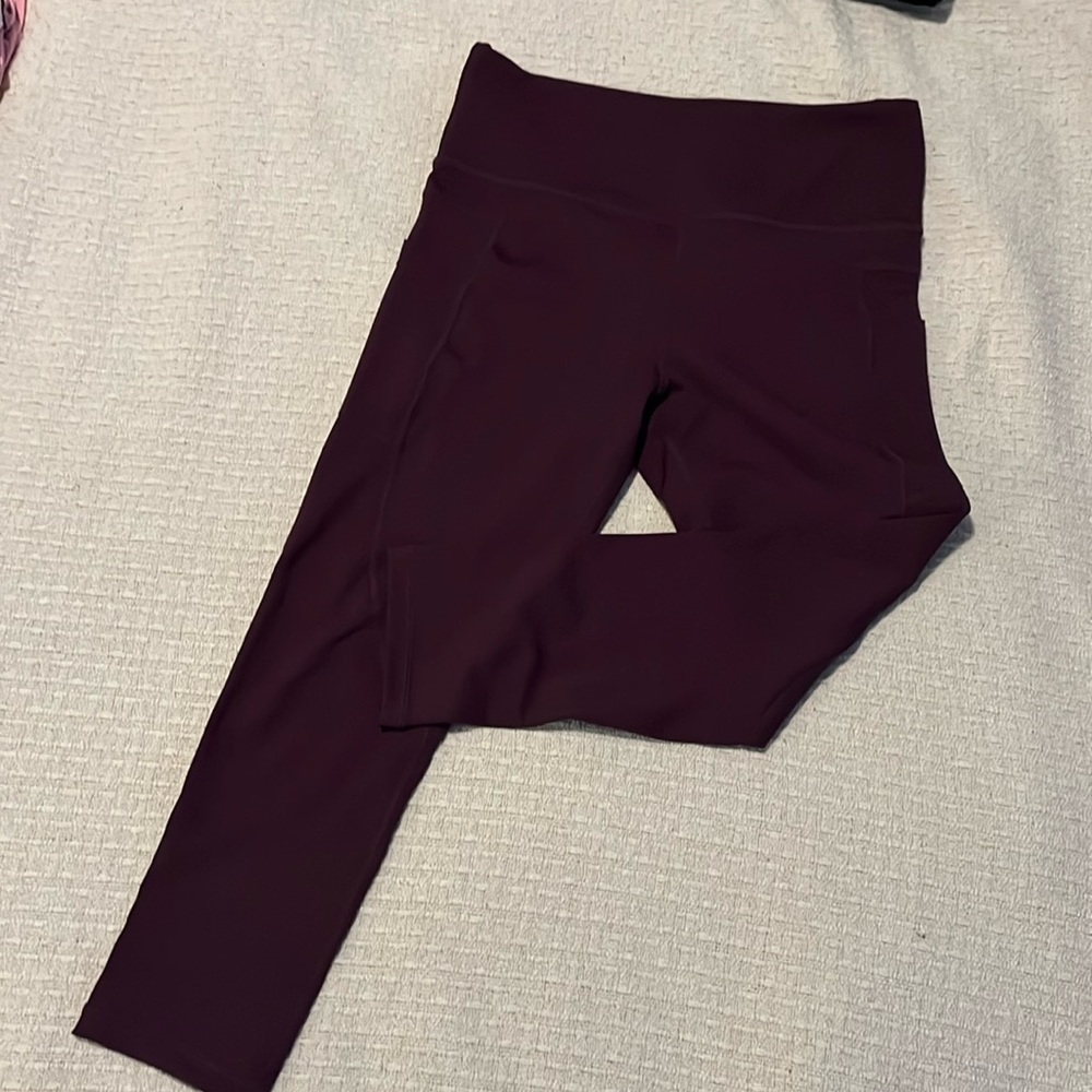 Zyia LNTs plum capris